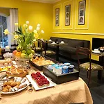 Caruso Place Luxury &