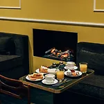 Caruso Place Luxury & Hotel 4*