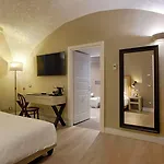 Caruso Place Luxury &
