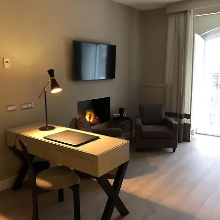Caruso Place Luxury & נאפולי